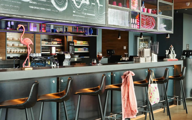 Moxy Edinburgh Airport