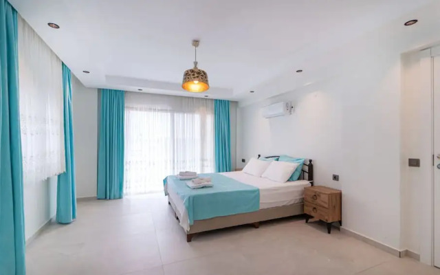 Huge Triplex Villa w Pool and Garden in Fethiye