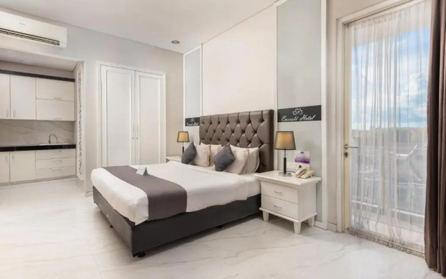 Life Emerald Hotel Surabaya