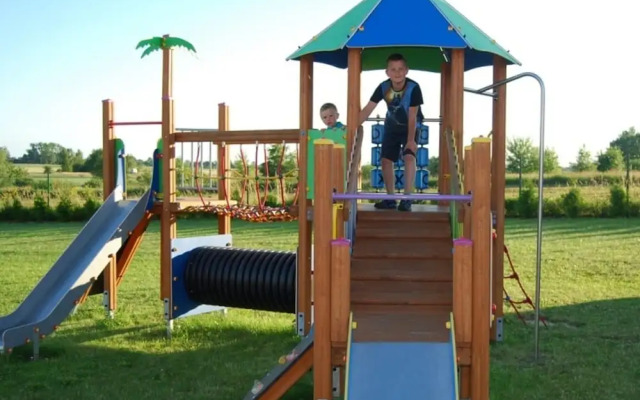 Holiday Homes With Pool, Mielenko