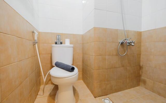 Modern Studio Apartment 27th on Top of Green Pramuka Mall