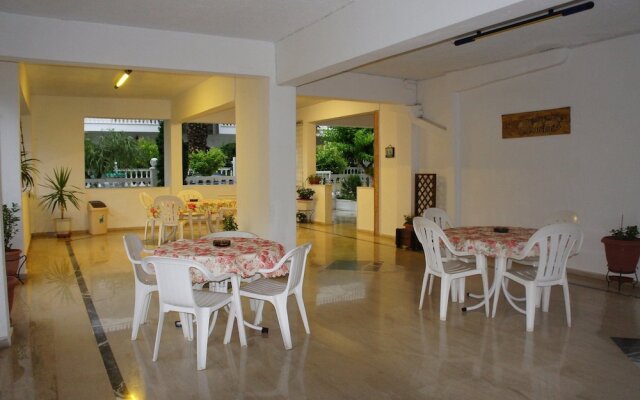 Niki Apartments