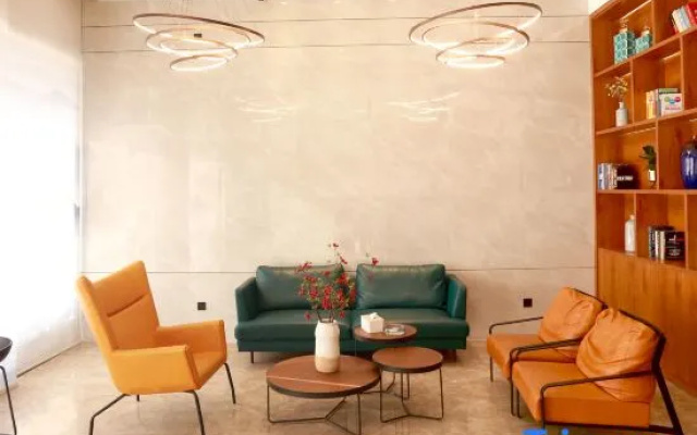 Qianyi Hotel (Beiliu Wanda Plaza Branch)