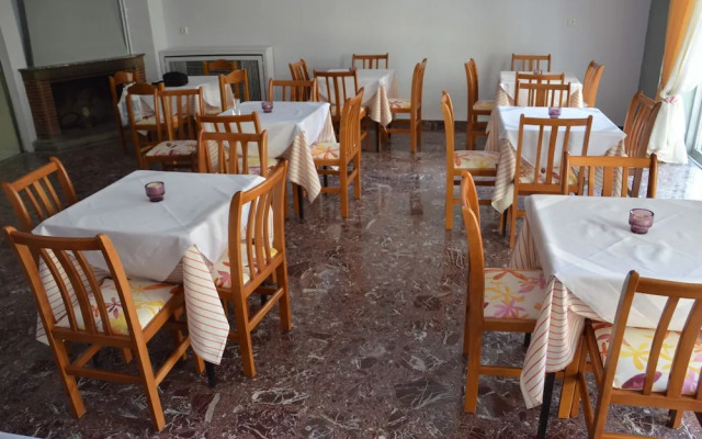 Diros Hotel