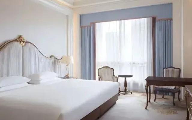 Coconut Hotel