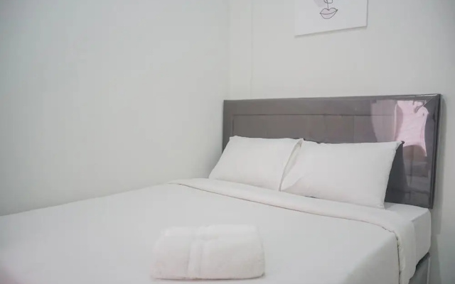Comfy and Stylish 2BR Emerald Bintaro Apartment