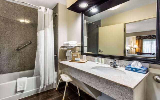 Quality Inn Airport I-240
