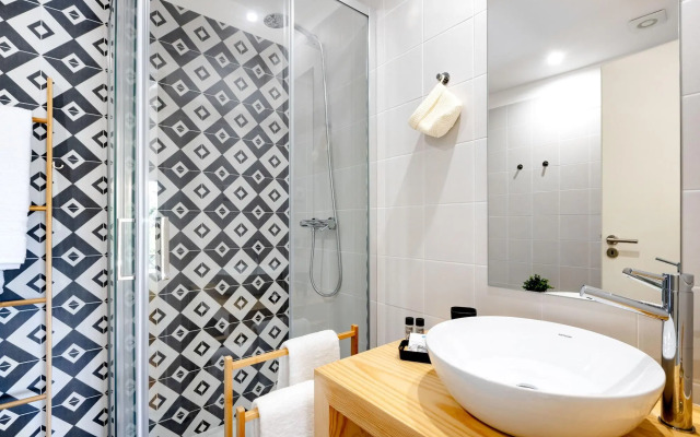 Porto Downtown Studio with Balcony