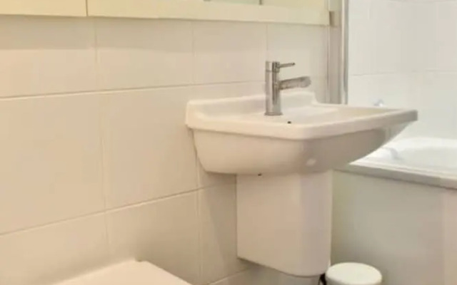 Modern 1 Bedroom Flat in Canary Wharf