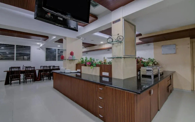 OYO Townhouse 047 Kanakpura Road