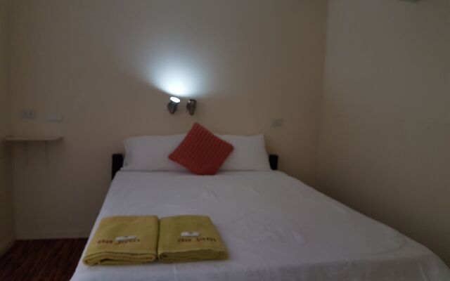 Aajam Riverfront Rooms