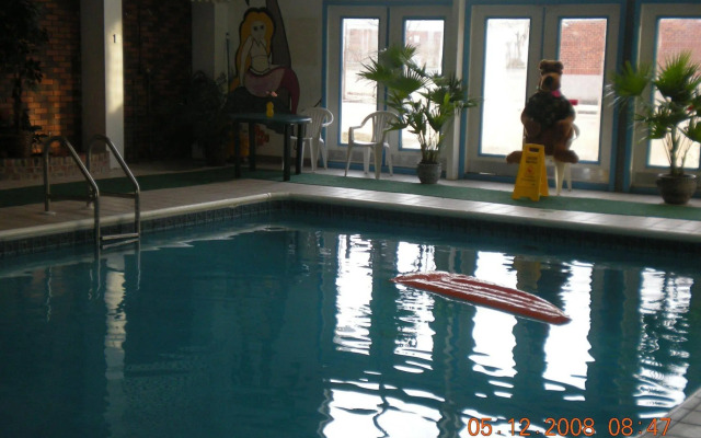 Baldwin Inn & Suites
