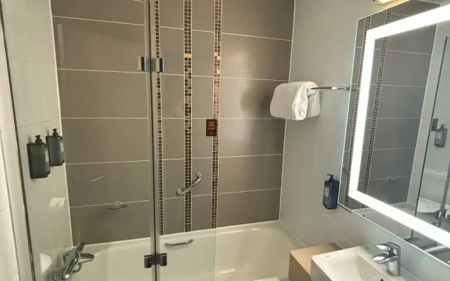 Clayton Hotel Cardiff