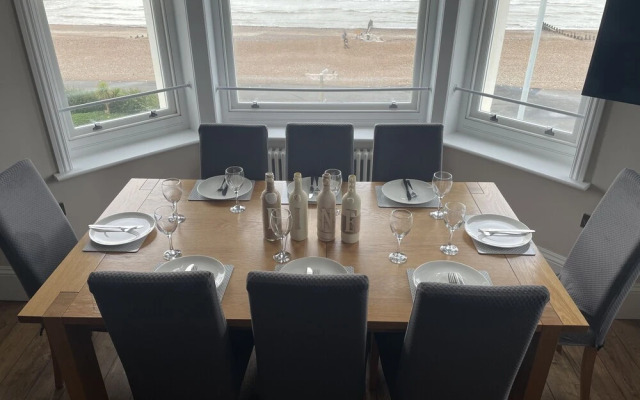 Marina Vista - Luxury Seafront Apartments