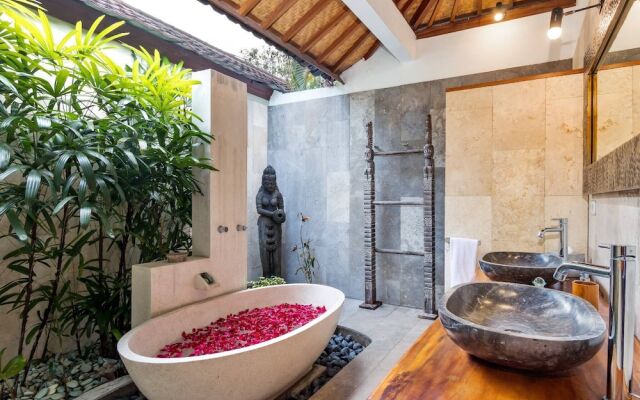 Luxury Balinese 3-bedroom Villa in Seminyak - A Popular Choice!