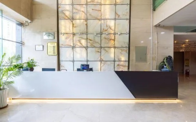 Xining Dongchuan Industrial Park Qingyun Hotel (Chengdong Wuyue Plaza)