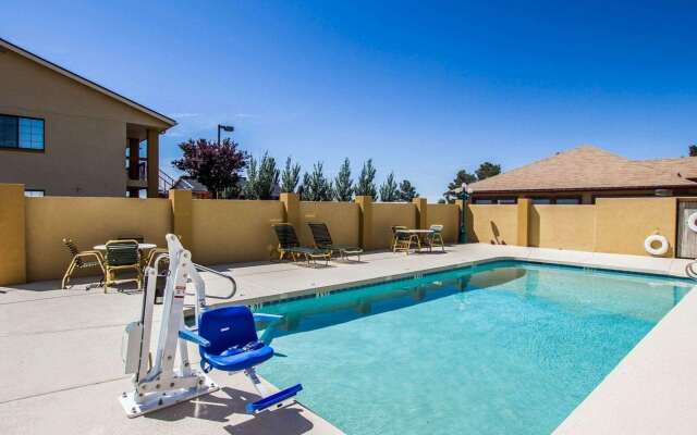 Quality Inn Holbrook near Petrified Forest