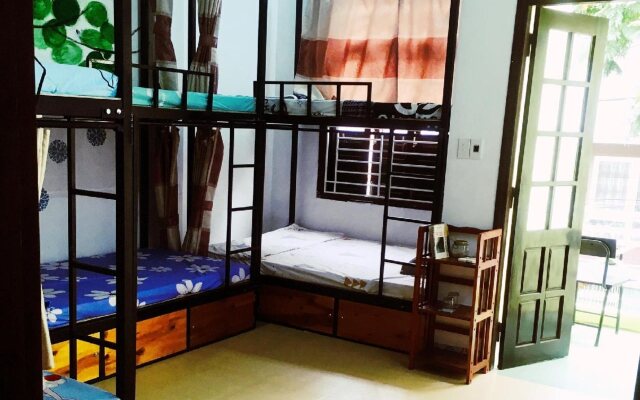 Moc Homestay Coffee - Hostel