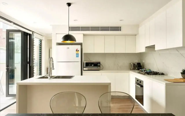 Balmain Family Tranquility - Harbour Views