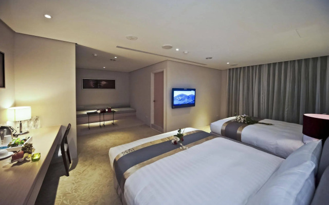Herz Hotel