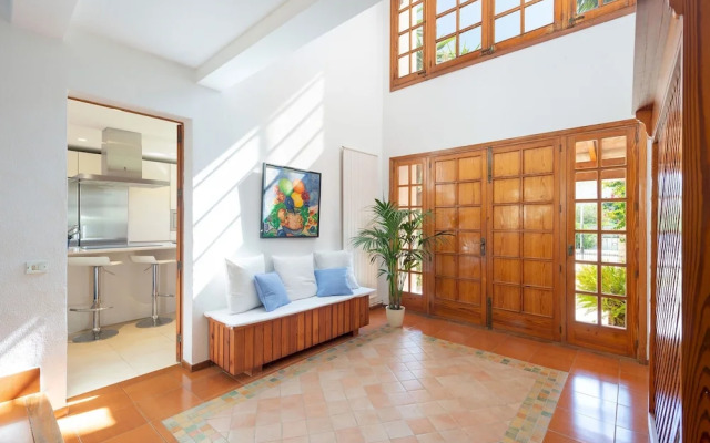 Villa Can Toni in Port de Pollen a