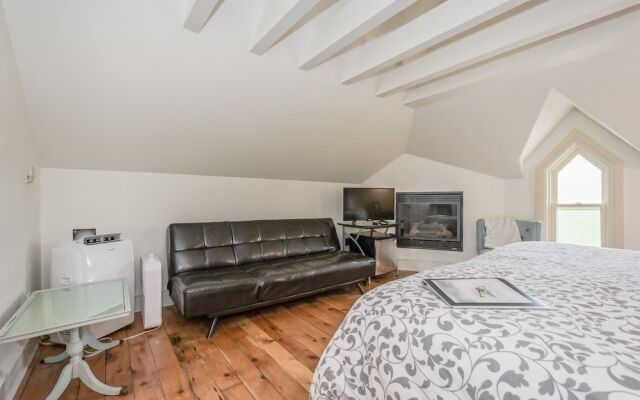 St Andrew Suites