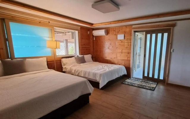 Gyeongju Feel House Pension