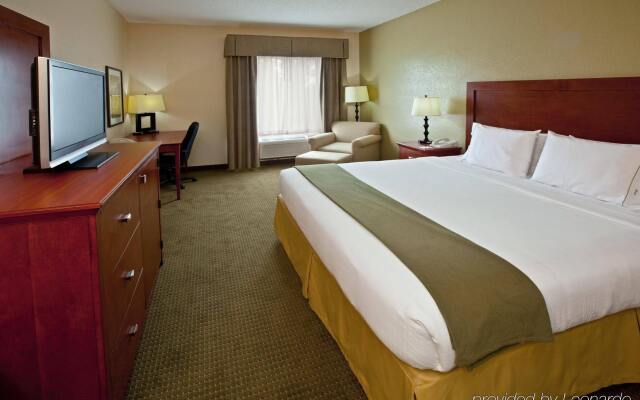 Holiday Inn Express Hotel & Suites Bedford, an IHG Hotel