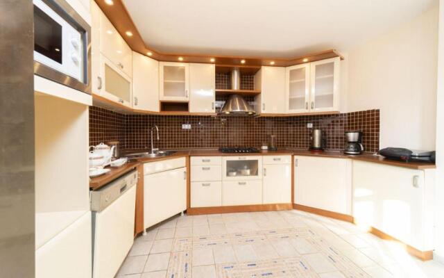House Close to Beach With Shared Pool in Antalya