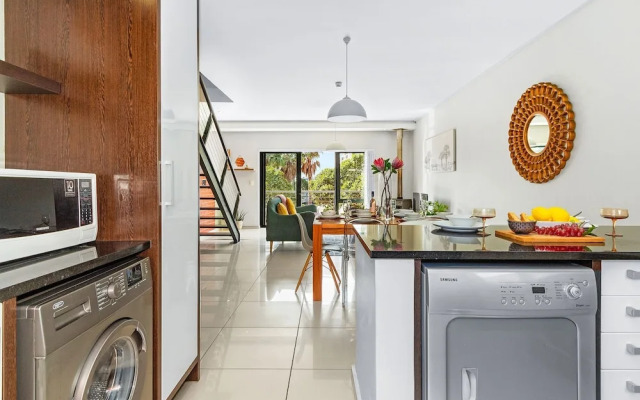 Manhattan Wharfside 301