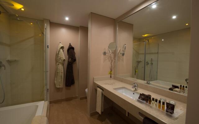 Отель Vila Gale Collection Palacio dos Arcos