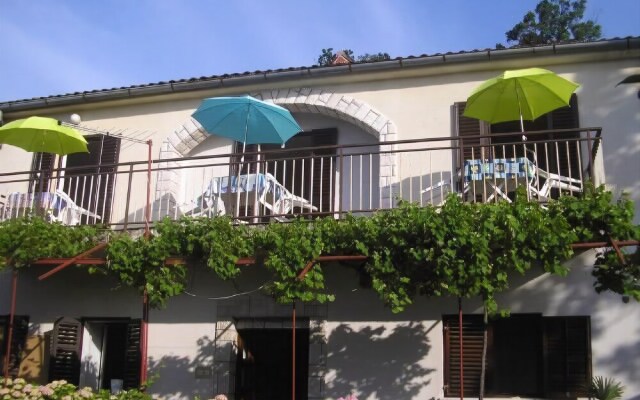 Apartments Zlatko