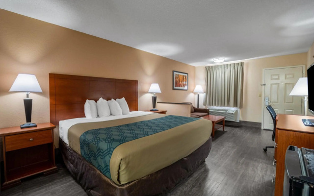 Econo Lodge Inn & Suites Cayce I-26 Airport