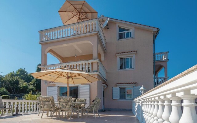 Nice Home in Poljana With Wifi and 4 Bedrooms