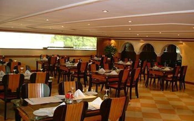 Bilqase Throne Hotel