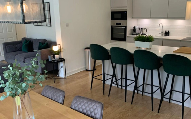 Lux 2 Bedroom Ground Floor Apartment