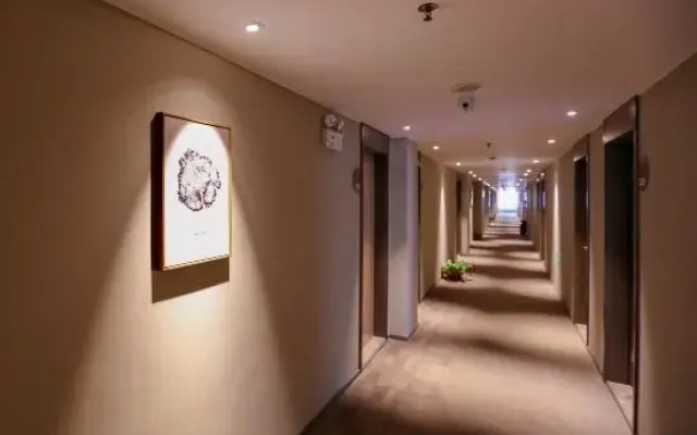 Home Inn (Donghai Niushan North Road Shuijingcheng Pedestrian Street)