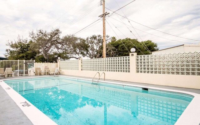 Scottish Fairway Inn
