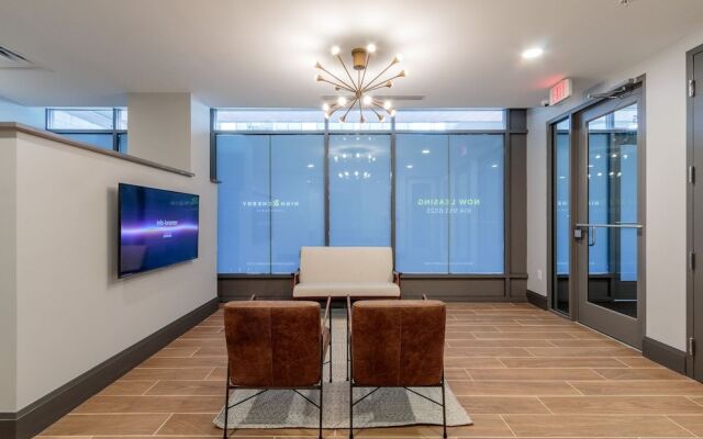 Mint House Columbus - Capitol Square