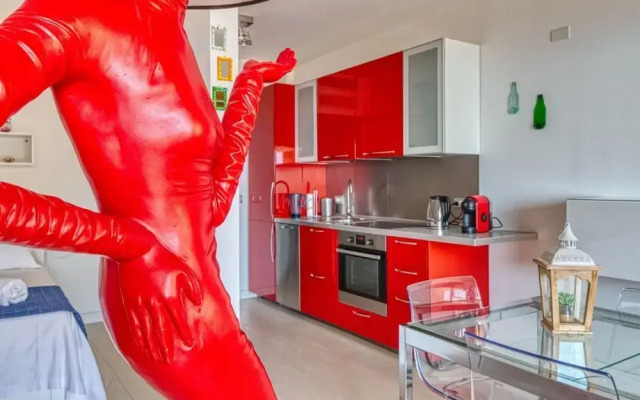 The Lady in Red Studio Flat with Sea View Terrace