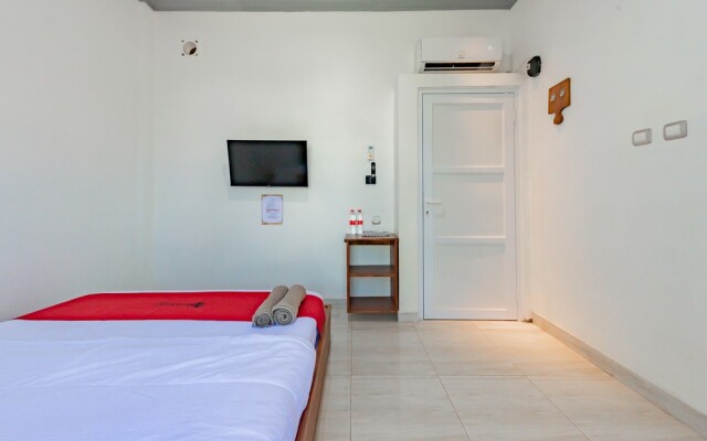 RedDoorz @ Niagara Waterpark