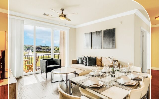 Universal Studios - Disney Apartments by Nuovo