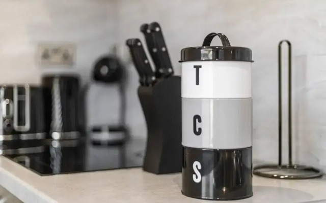 Perfect Flat Next to Highgate Station