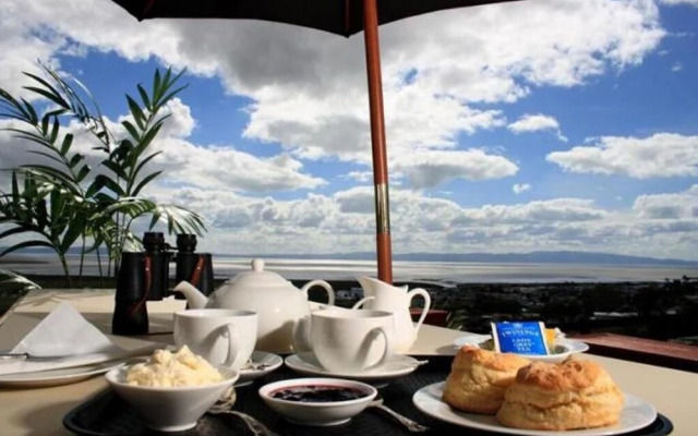 Chartre' Manor Bed & Breakfast