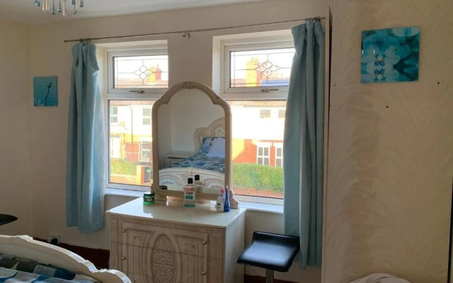 Busybee - Guest House- Self service