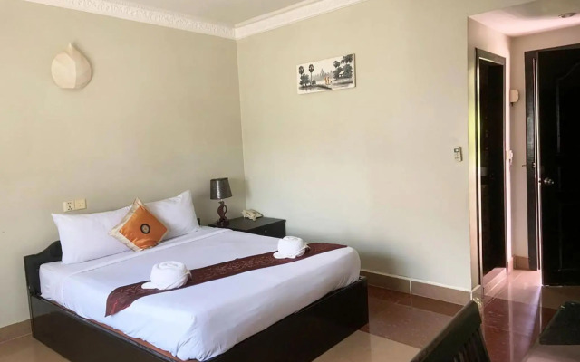 Central Night Hotel