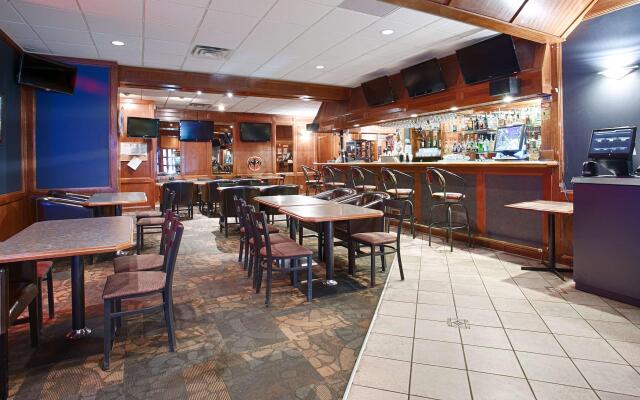 Days Inn by Wyndham Airdrie