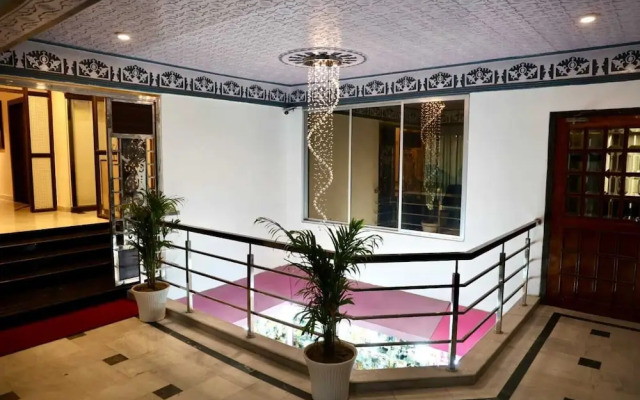 Regal Guest House by ROH