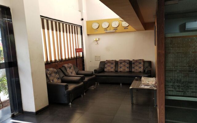 OYO 27737 Hotel Celebration