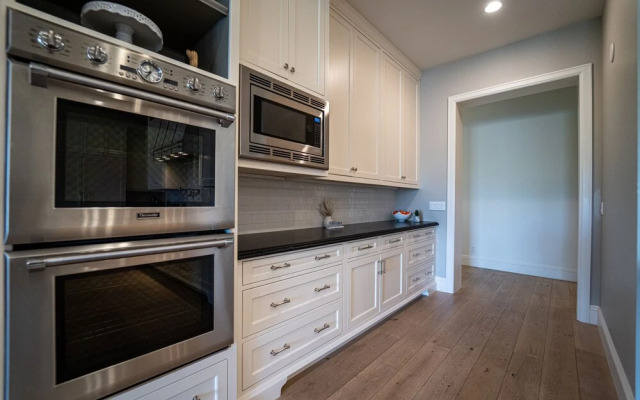 104th Mesa 5 Bedroom Home by RedAwning